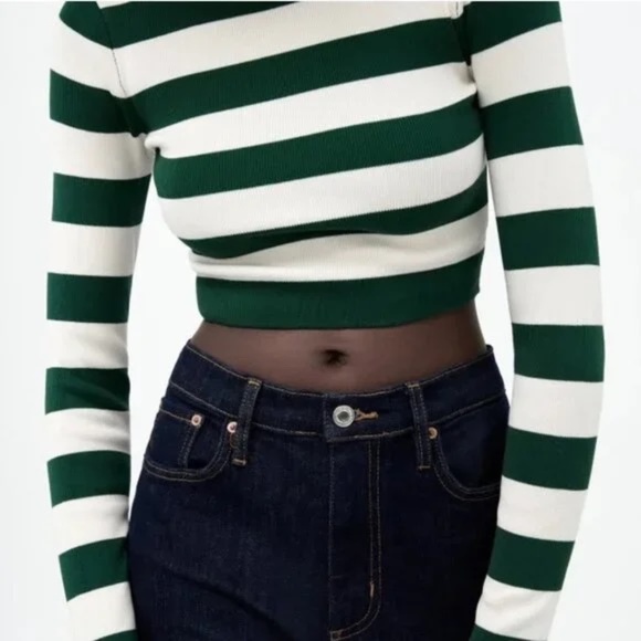 **SOLD** Zara Green and White Crop Sweater / Top - Picture 3 of 9